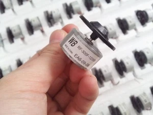 Brand new DVD 5.9V tray motor / spindle motor RF-300F-12350 #M2265 QL - Picture 1 of 4