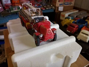 Franklin mint 1926 mack pumper  - Picture 1 of 7