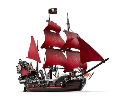 Alt Of Lego Queen Anne’s Revenge Set (4195) With 1097 Pcs. Generic Bricks - Image 1 of 4