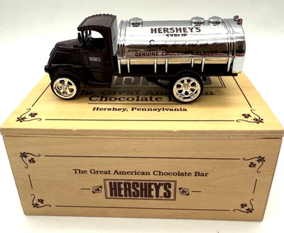Camión de jarabe Mack 1926 fundido a presión Hershey's de Ertl Collectibles con caja de madera Foto 1 de 4