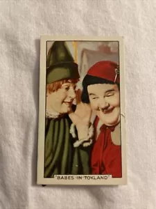 Vintage 1935 Famous Film Scenes #9 LAUREL AND HARDY Gallaher Tobacco Card. NM - Picture 1 of 2