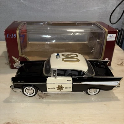 Road Legends 1:18 1957 Chevy Bel Air Police n. 92107 pressofuso  - Immagine 1 di 4