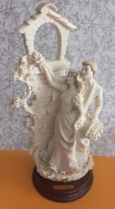 Figurine Vintage Giuseppe Armani 1992 Florence "Sanctuaire de Mariage" Fabriquée en Italie