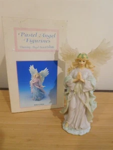 Figura de ángel alado pastel - Ángel rezante  - Imagen 1 de 1