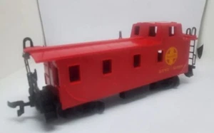 Bachmann HO Santa Fe Train Car Caboose Red - Picture 1 of 7