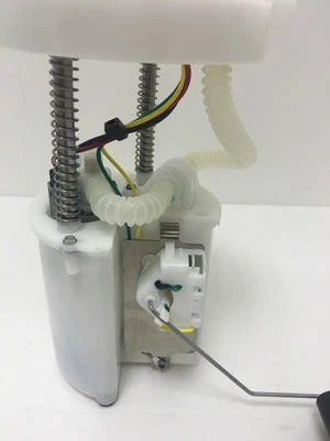 Топливный насос и отправитель в сборе Motorcraft 1M5U-9H307CA подходят для Ford Focus (2000-2002) - Изображение 1 из 4