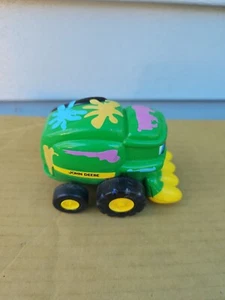 John Deere Toy Lawn Mower Tracter 3 1/2 Inches Long Rare Bin174 - Picture 1 of 8