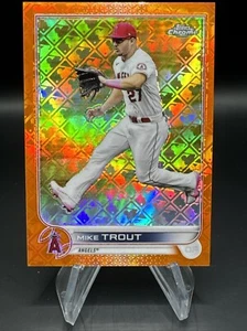 Topps 2022 logotipo cromado Mike Trout #27 refractor naranja/25 - Imagen 1 de 3