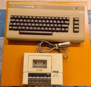 Commodore 64 non testato Con Lettore Cassette - Afbeelding 1 van 4