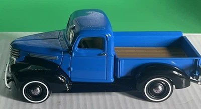 MATCHBOX COLLECTIBLES  1941 CHEVROLET 1/2 TON PICKUP IN BLUE - NIB - Image 1 of 4
