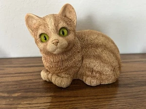 Vintage United Design Classic Critter Curled Up Cat Bright Green Eyes Plaster - Picture 1 of 11