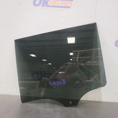 23 2023 MERCEDES-BENZ GLB250 247 TYPE REAR DOOR WINDOW GLASS LEFT DRIVER TINTED - Image 1 of 4