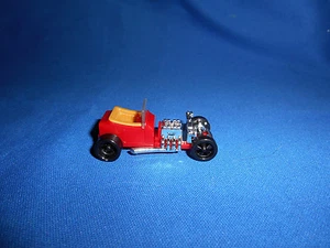 T-BUCKET HOT ROD Red Rooster FORD MODEL T Plastic Toy Car Kinder Surprise - Picture 1 of 5