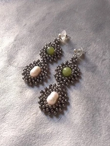 Orecchini Perle Di Fiume Naturali Barocche E Pietre Dure Giada Verde. - Foto 1 di 7
