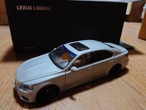 Lexus LS600hL 1/18 Auto Art Custom Silver Model Car escala 1/18 con ruedas - Imagen 1 de 6