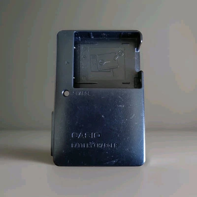 Casio BC-81L Lithium-Ion Battery Charger Black Portable 4.2-V 300mA for Cameras - Image 1 of 4