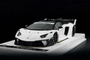 Fuelme Liberty Walk Lamborguini Aventador 700 GT Evo Pearl White 1/18 - Imagen 1 de 6