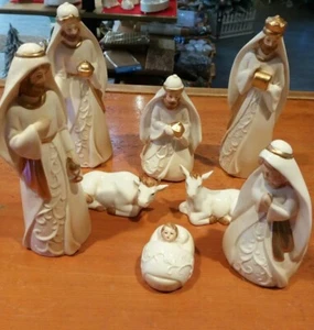 Grotto Nativity 8 Pz White Gold Porcelain - Picture 1 of 3