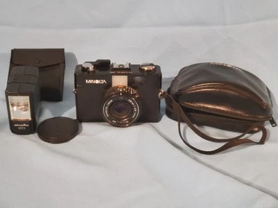 Minolta Hi-Matic G2 - 38mm f 2.8 lens - 35mm Film, Point and Shoot Camera - Image 1 of 4