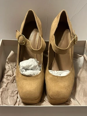 Tacones Chinese Laundry Pollyanna Nude 7.5 Gamuza Material En Caja Foto 1 de 4