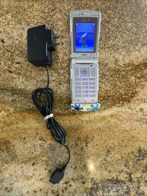 Teléfono celular abatible Sanyo Katana SCP-66H - rosa (Sprint) Foto 1 de 4