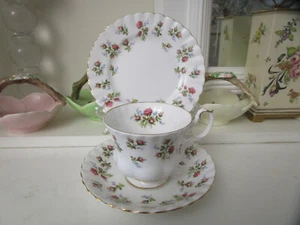HERMOSO TRÍO DE PORCELANA DE HUESO FINO ROYAL ALBERT VINTAGE - Imagen 1 de 8