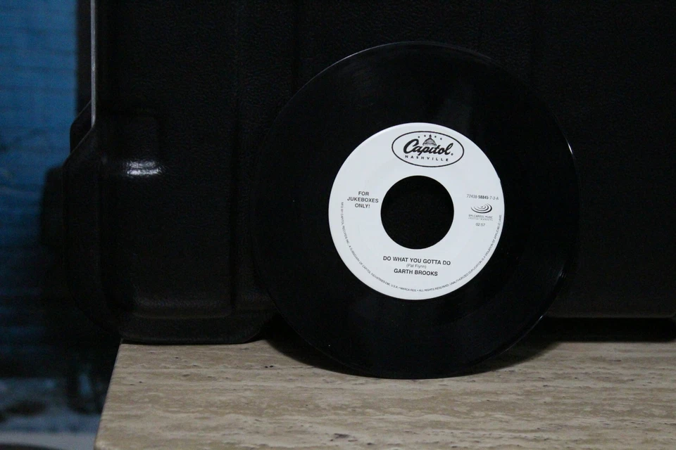 GARTH BROOKS 45 RPM JUKEBOX PROMO RECORD...FULL 11 - Image 1 of 1