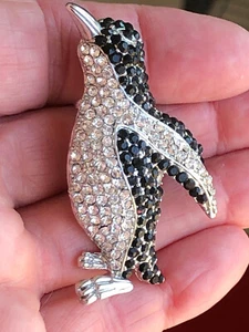 RARE Crystal PENGUIN Pin Brooch animal bird ocean - Picture 1 of 4