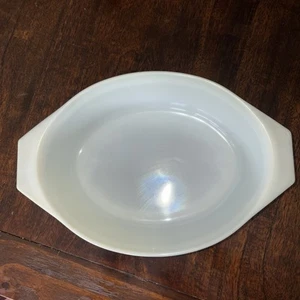 Pyrex 2.5 Quart Casserole Dish - Picture 1 of 2