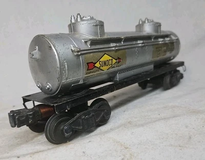 Lionel 2465 Post War Sunoco 2-Dome Tank Car - Good Condition - Automatic Decuplr - Image 1 of 4