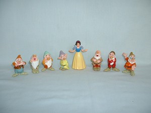 muñecos de blancanieves y los siete enanitos