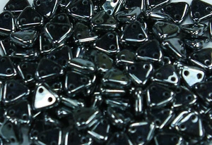 10g Hematite Czech CzechMates 2-Hole Triangle Glass Beads 6mm - Picture 1 of 1