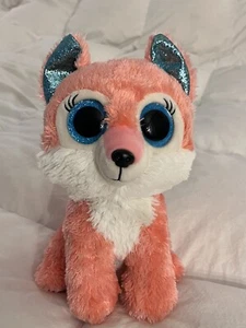 GREAT WOLF LODGE EXCLUSIVE 9″ MAGGIE Ty Beanie Boo wolf plushie Without Tags - Picture 1 of 10