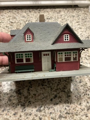 Atlas HO Pasenger Station - Image 1 of 4