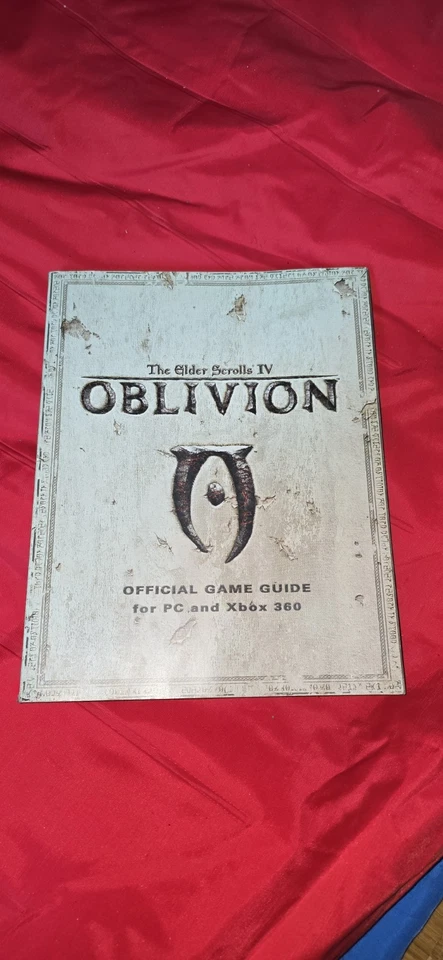 Elder Scrolls IV Oblivion Strategy Guide In Good Condition - Image 1 of 1