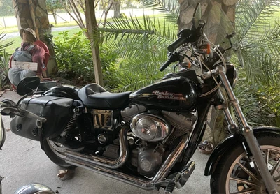 Saddlemen Dominator Gray Stitch Gel Solo Seat for 1996-2003 Harley Davidson Dyna - Image 1 of 4