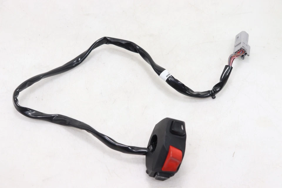 INTERRUPTORES INTERRUPTOR DE ARRANQUE APAGADO CON CLIP DERECHO 21-24 APRILIA RSV4 OEM Foto 1 de 4