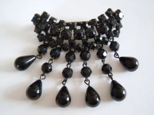 Trauerschmuck Gablonz Strass Brosche mit Tränen/Tropfen Anhängern 5,0 x 4,6 cm - Bild 1 von 4