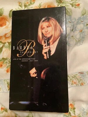 Barbra Streisand - The Concert Live At Arrowhead Pond 1994 VHS Tape EUC Tested Foto 1 de 4