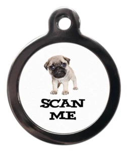 Etiqueta de identificación de mascotas SCAN ME CARICATOON PUG Etiqueta de imagen 2 tallas - Imagen 1 de 2