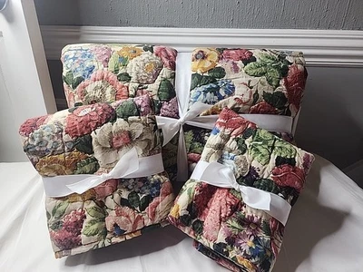 Pottery Barn Lorain Multi Floral Embroidered Reversible Quilt Queen/2 Shams  - Image 1 of 4