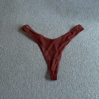 Tanga Skims Chile malha ultrafina, tamanho 2X nova com etiquetas - Imagem 1 de 3