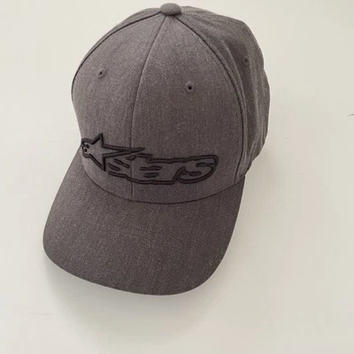 Gorra Alpinestars Flexfit Gris Negro Logo Bordado L/XL Motorsports Racing Foto 1 de 4
