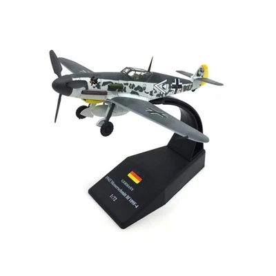 1/72 WW2 BF109 Military Fighter Aircraft Model Alloy Souvenir Static Display - Image 1 of 4