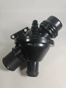 Termostato de refrigerante de motor con carcasa y sensor de temperatura para BMW 2.0L nuevo - Imagen 1 de 5