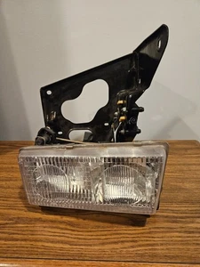 Conjunto de faros izquierdos Corvette C5 1997-2004 fabricante de equipos originales con motor y soporte 19177350 - Imagen 1 de 6