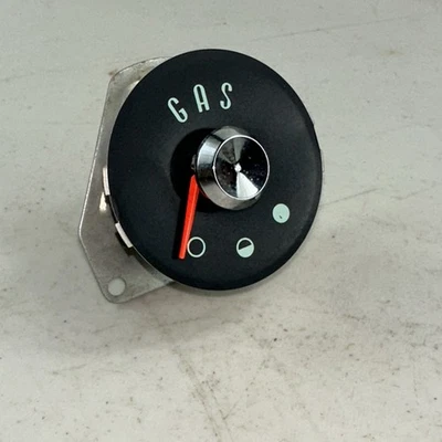 Cuadro de instrumentos Plymouth Fury Savoy 1957-1958 medidor de combustible de gas 1779557 nuevo de stock Foto 1 de 4