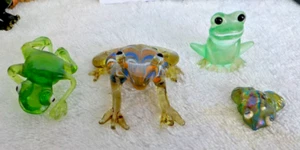 Lot of 4 multicolored glass frog figurines - 1" to 2.5" - Picture 1 of 6