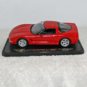 Corvette 1997 rojo fundido a presión 1:25 Brookfield Collectors Club con cubierta de exhibición - Imagen 1 de 7