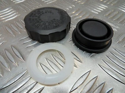 Genuine Suzuki GSXR 600 / 750 Front brake reservoir top cap & seal 2000 to 2003 — 第 1/4 张图片